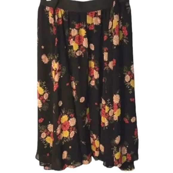 Torrid Black Floral Print Plus Size Skirt - Picture 1 of 4